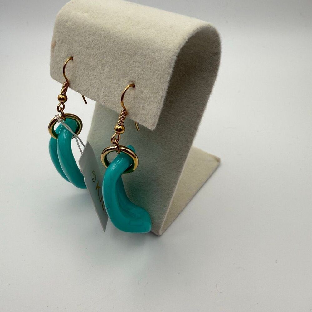 Kenneth Jay Lane turquoise Resin Intertwined Drop Earrings Gold Tone Hooks New - Picture 2 of 5
